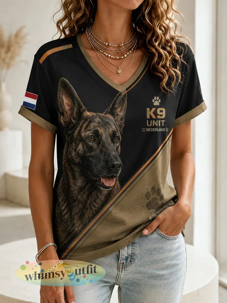 Dames-T-shirt met V-hals en korte mouwen voorzien van een grafische print van een politiehond - A / S