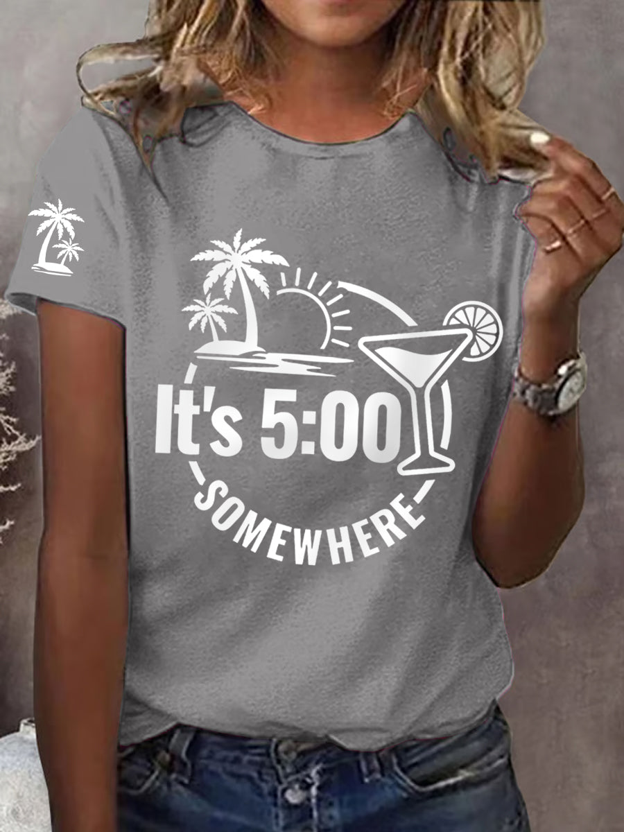 Vrouwen It's 5 uur ergens casual tee