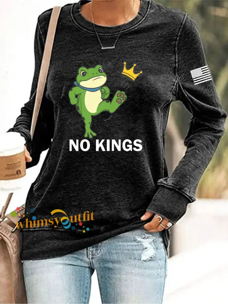 Women’s No Kings Resist Frog Print Sweatshirt Black / S