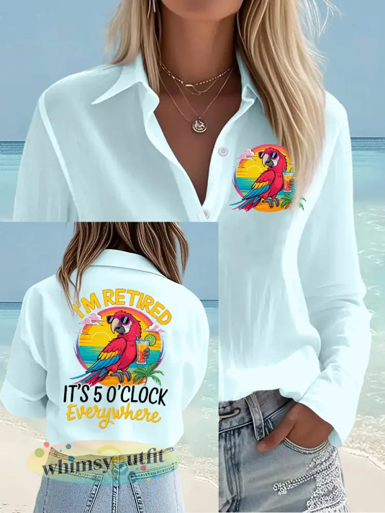 Dames Ik ben met pensioen Het is 5 uur overal papegaaienprint casual shirt - Lichtblauw / S