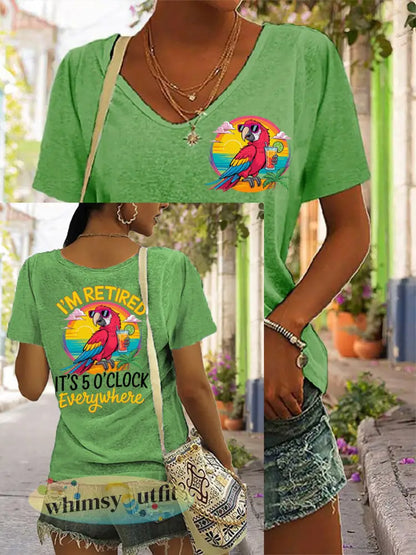 Dames Ik ben met pensioen Het is 5 uur overal Parrot Print Casual V-hals T-shirt - Groen / S