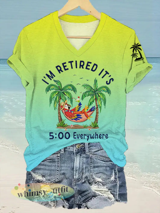 Dames I’m Retired It’s 5 O’clock Everywhere papegaaienprint casual T-shirt met V-hals - Blauw-Groen / S