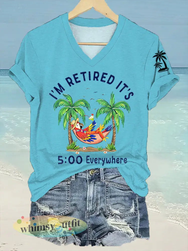 Dames I’m Retired It’s 5 O’clock Everywhere papegaaienprint casual T-shirt met V-hals - Blauw / S