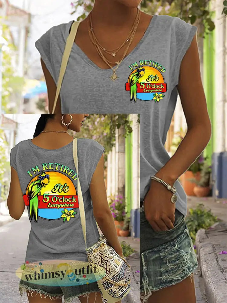 Dames I’m Retired It’s 5 O’clock Everywhere papegaaienprint casual T-shirt met V-hals - Lichtgrijs / S