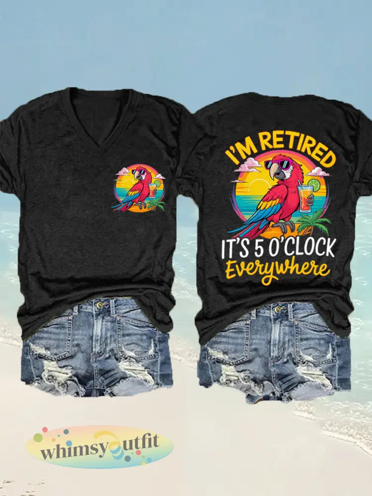 Dames I’m Retired It’s 5 O’clock Everywhere papegaaienprint casual T-shirt met V-hals - Zwart / S