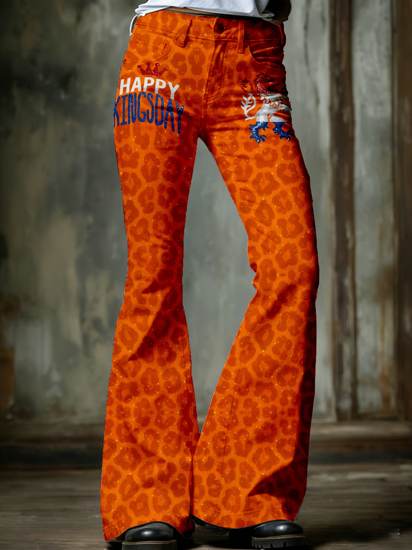 Damesbroeken met wijde pijpen en Koningsdagprint