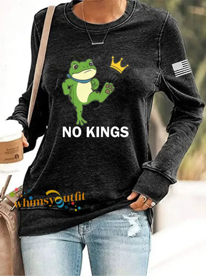 Women’s No Kings Resist Frog Print Sweatshirt Black / S