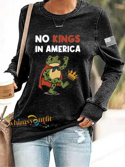 Women’s No Kings Resist Frog Print Sweatshirt Black / S